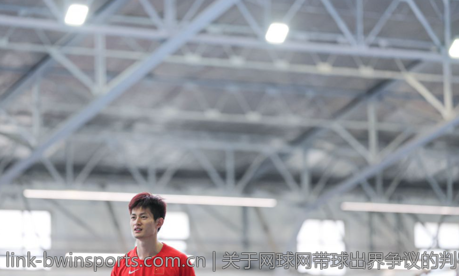 关于网球网带球出界争议的判罚规则与实用指南
